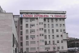 Palermo, notte di violenza all'ospedale Cervello: infermiera accerchiata al triage e colpita alla testa con l'asta di una flebo