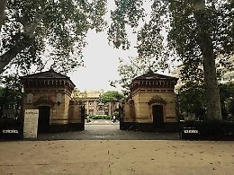 Villa Bellini, i bagni restano chiusi e l'assessore annuncia: «Cerchiamo fondi per altre telecamere»