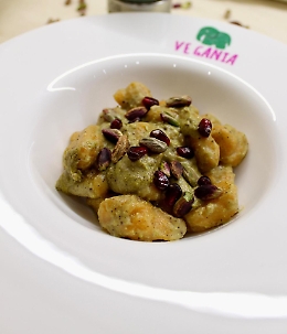 "Sapori d'autunno" vegani a Sant'Alfio: buon cibo, musica e scambio di abiti e accessori