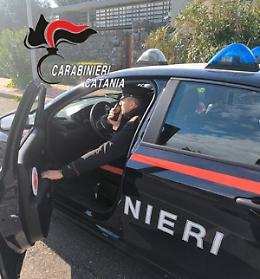 Aci Catena, perseguita la ex moglie anche davanti ai carabinieri: divieto di avvicinamento per un 37enne