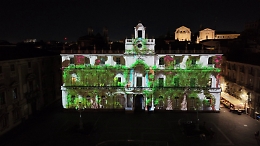 Vigilia di Natale con gli effetti speciali di un videomapping in piazza Duomo ad Acireale