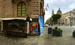 Forzato l&rsquo;Info Point di &ldquo;Guiding Sicily&rdquo; in piazza Duomo a Catania: furto di pochi euro