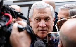 Tajani: "Situazione pericolosa, sforzo enorme per rimpatrio italiani" 