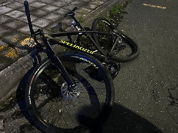 Ciclista investito da un'auto a Giarre: ricoverato in trauma cranico