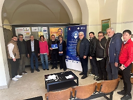 Giarre accelera sull'inclusione digitale: attivati punti di facilitazione grazie al Gal, Cgil e scuole in prima linea