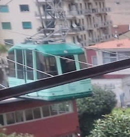 Caduta la cabina della funivia Faito, si temono vittime