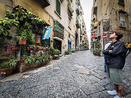 Turista uccisa a Napoli da statuina gettata dal balcone, "&egrave; stato un 13enne"