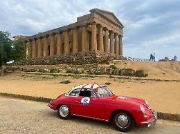 Il "museo viaggiante" del Giro di Sicilia torna nell'Agrigentino: tra Templi, Scala dei Turchi e i luoghi del Gattopardo