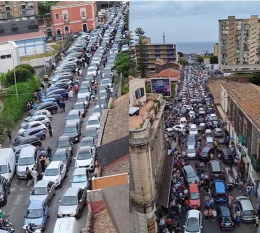 Frecce Tricolori a Catania, nel video di un residente scene da "delirio collettivo" per viabilità in tilt