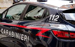 Violenza in via Atenea: commerciante assalito a pugni e rapinato nel suo minimarket
