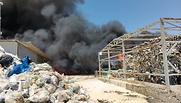 Incendio Ecomac, il prefetto di Siracusa: «Non deve più accadere nulla di simile»