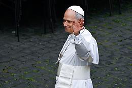 L'auto di papa Leone si blocca, il pontefice trasferito sulla vettura di scorta