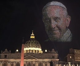 "Grace for the World", lo spettacolo dei droni nel cielo di Roma