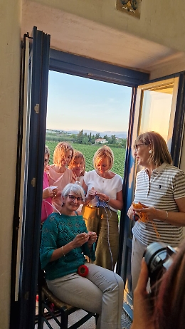 Ripartono le attivit&agrave; del gruppo "Uncinetto solidale e non solo": creativit&agrave;, solidariet&agrave; e nuove volontarie a San Cataldo