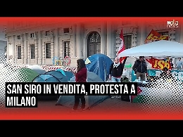 Il corteo in Piazza della Scala contro la vendita di San Siro a Milan e Inter