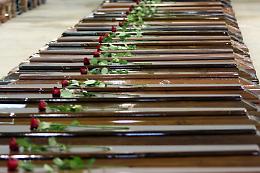 Migranti, a Lampedusa "Luci di speranza" per ricordare le vittime del naufragio 2023 