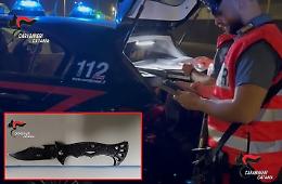 Aggressione a Fiumefreddo: 49enne denunciato per lesioni aggravate, coltelli sequestrati e riprese al vaglio