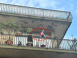 Cade dal secondo piano mentre stava pulendo i vetri: donna di Mascali in gravissime condizioni