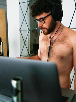 Borealis spoglia l’Arte: è in arrivo Send This Nude