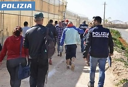 Caporalato nella fascia trasformata di Vittoria, denunciati i titolari di tre aziende agricole