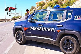 Ispica, incendia auto in strada: denunciato