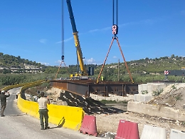 Posa del nuovo ponte sul fiume Ippari, compiuto un passo in avanti cruciale