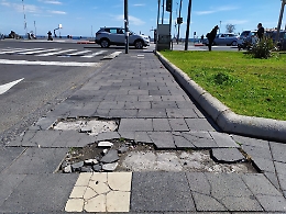 «A Catania tappata una buca se ne forma un'altra»