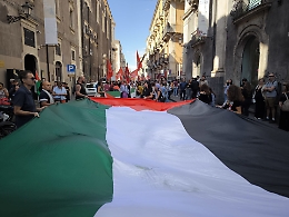 A Catania un corteo di oltre 7mila persone: studenti, famiglie e professionisti per Gaza e la Flotilla - IL VIDEO