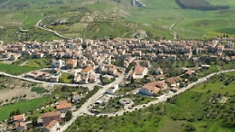 Bompensiere, la resilienza del piccolo comune nel Nisseno: un anno da record con 6 fiocchi rosa previsti in paese