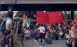 Palermo, corteo proPal si stacca alla manifestazione principale e blocca la circonvallazione: video