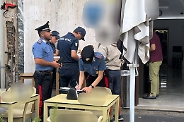Controlli a tappeto nel centro storico di Catania: una denuncia per armi improprie e multe per oltre 30.000 euro