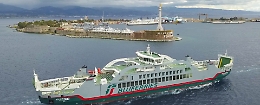 Stretto di Messina, i traghetti si spostano da Villa San Giovanni a Reggio Calabria: per 60 giorni niente auto e moto