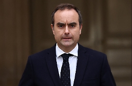 In Francia governo Lecornu rotto dopo 836 minuti. Macron: «48 ore per uscire dalla crisi»