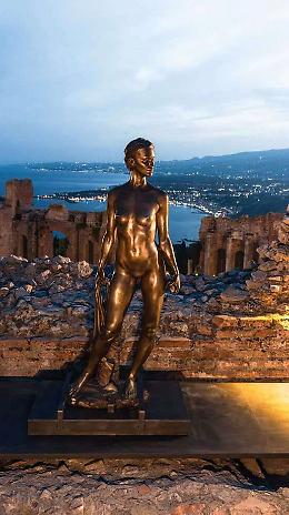 A Taormina il trionfo di Jago: "Gesti scolpiti" fa il pieno al Teatro Antico