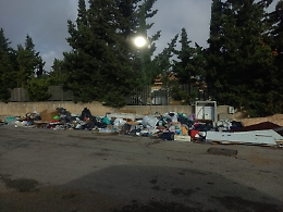 Ragusa e le discariche di vestiti a cielo aperto