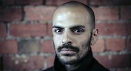 In movimento con Israel Aloni: da Zo un workshop gratuito su performance, corpo e comunità