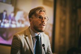 “Mancette” dell'Ars, La Vardera in aula fa i nomi dei deputati che hanno presentato norme ad hoc nella manovra