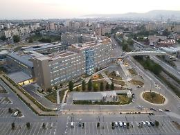 Prima sedata perché dava fastidio ai degenti e poi legata: muore così paziente al pronto soccorso a Napoli 