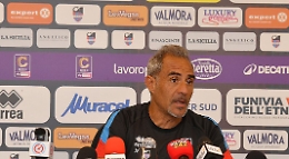 Il Catania pronto per la gara di sabato in casa del Giugliano, ma Toscano non si fida: «Serve massima concentrazione»