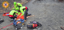 Etna, un escursionista si frattura una gamba sui Monti Sartorius