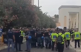 Siracusa contestato e in silenzio stampa