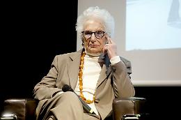 La ministra e le «gite ad Auschwitz»,  Liliana Segre s'indigna: «La memoria fa male solo a chi ha scheletri nell'armadio»