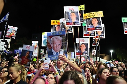 Israele, l'attesa è finita: i 20 ostaggi di Hamas  ancora in vita saranno liberati nella notte