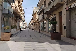 Vittoria, il sindaco firma ordinanza che disciplina il decoro di vetrine e saracinesche dei locali commerciali in centro storico