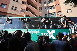 Decine di operatori sanitari di Gaza liberati: «Rapimento sistematico» dagli ospedali, 115 ancora detenuti