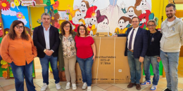 Donata una lavagna multimediale  alla scuola S. Domenico, la precedente fu rubata alcuni giorni fa