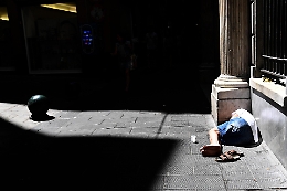 Il Sud in bilico: Calabria e Campania ai vertici europei del rischio povertà, poi c'è la Sicilia