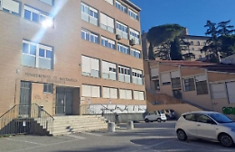 Giovane accoltellato e trovato senza vita nel parcheggio dell'Università di Perugia: la procura indaga per omicidio
