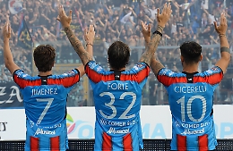 I gol, le esultanze, gli abbracci e il pubblico in delirio: gli scatti più belli di Catania-Salernitana nella nostra gallery esclusiva