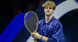 Ecco quanto vale la racchetta d'oro vinta da Jannik Sinner